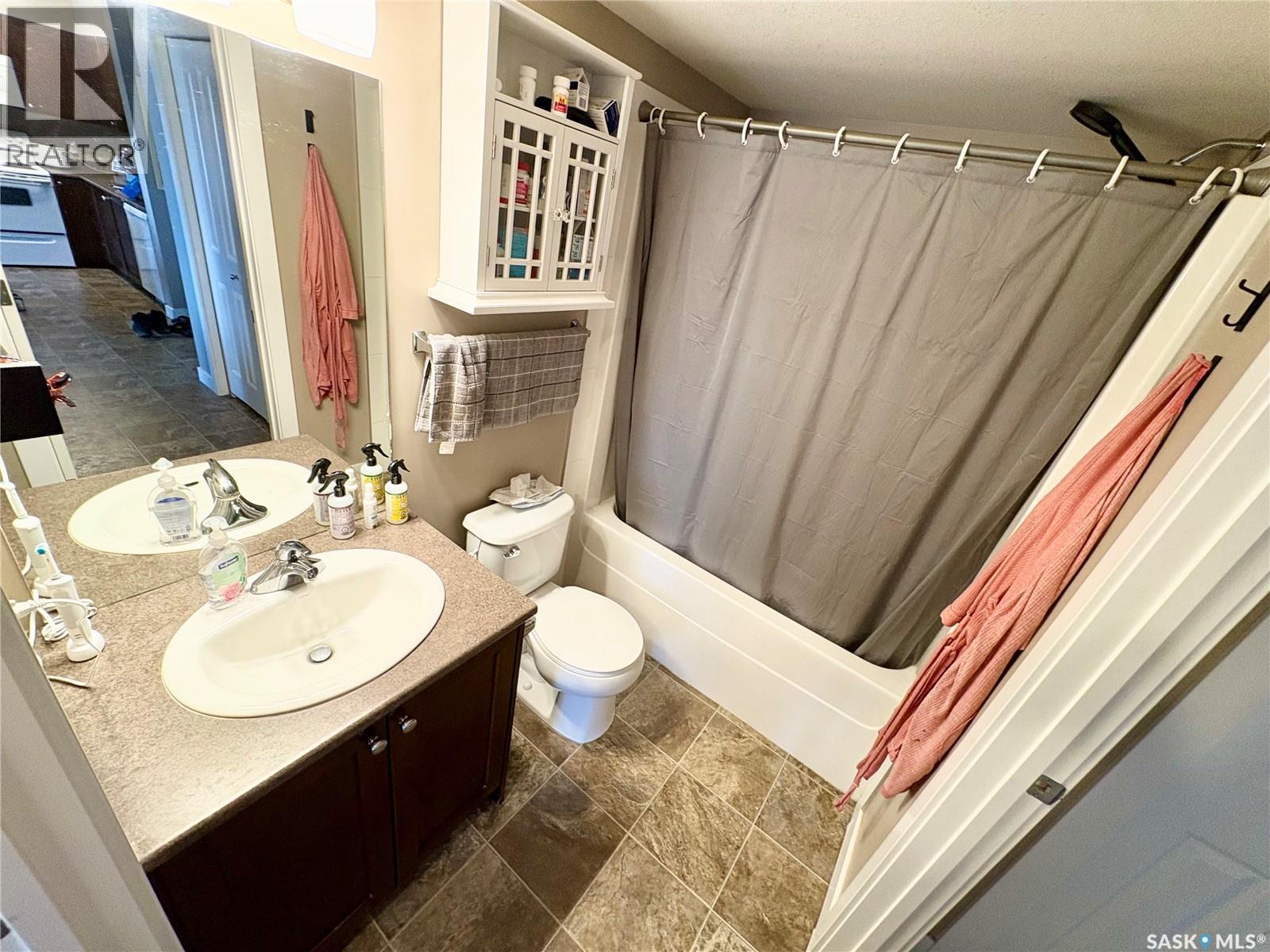 203 820 5th Street Ne, Weyburn, Saskatchewan  S4H 2V2 - Photo 13 - SK029608