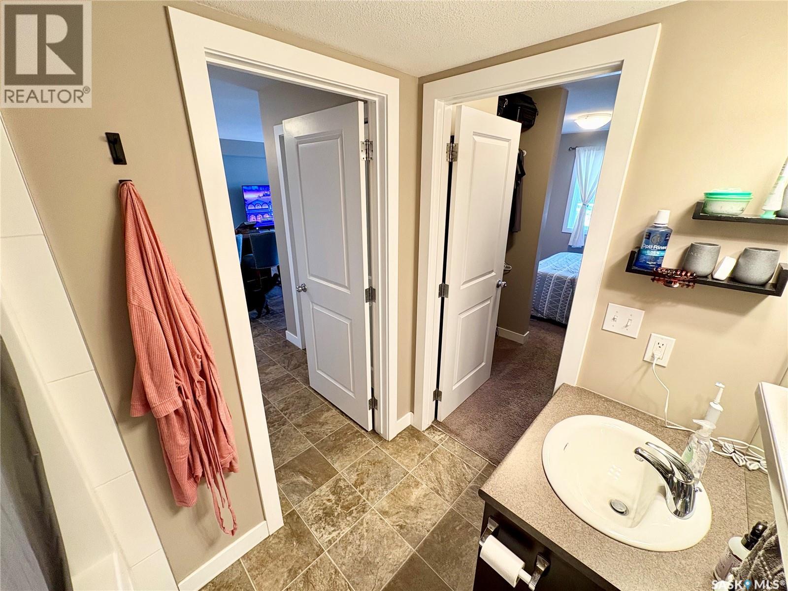 203 820 5th Street Ne, Weyburn, Saskatchewan  S4H 2V2 - Photo 12 - SK029608