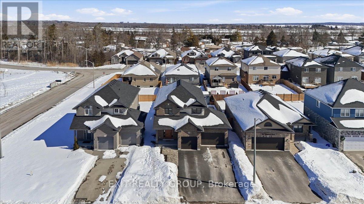 106 LEDGEROCK COURT, quinte west (sidney ward), Ontario