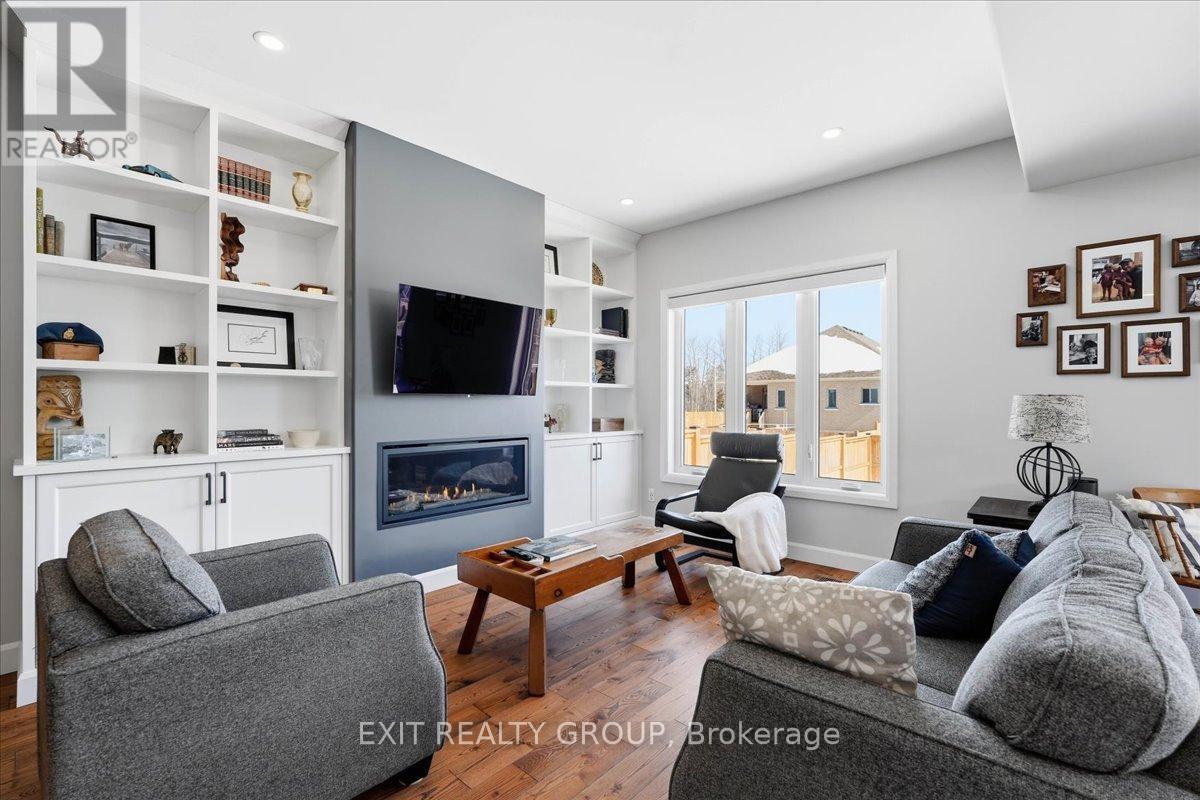 106 Ledgerock Court, Quinte West (Sidney Ward), Ontario  K8R 0A1 - Photo 21 - X12844416