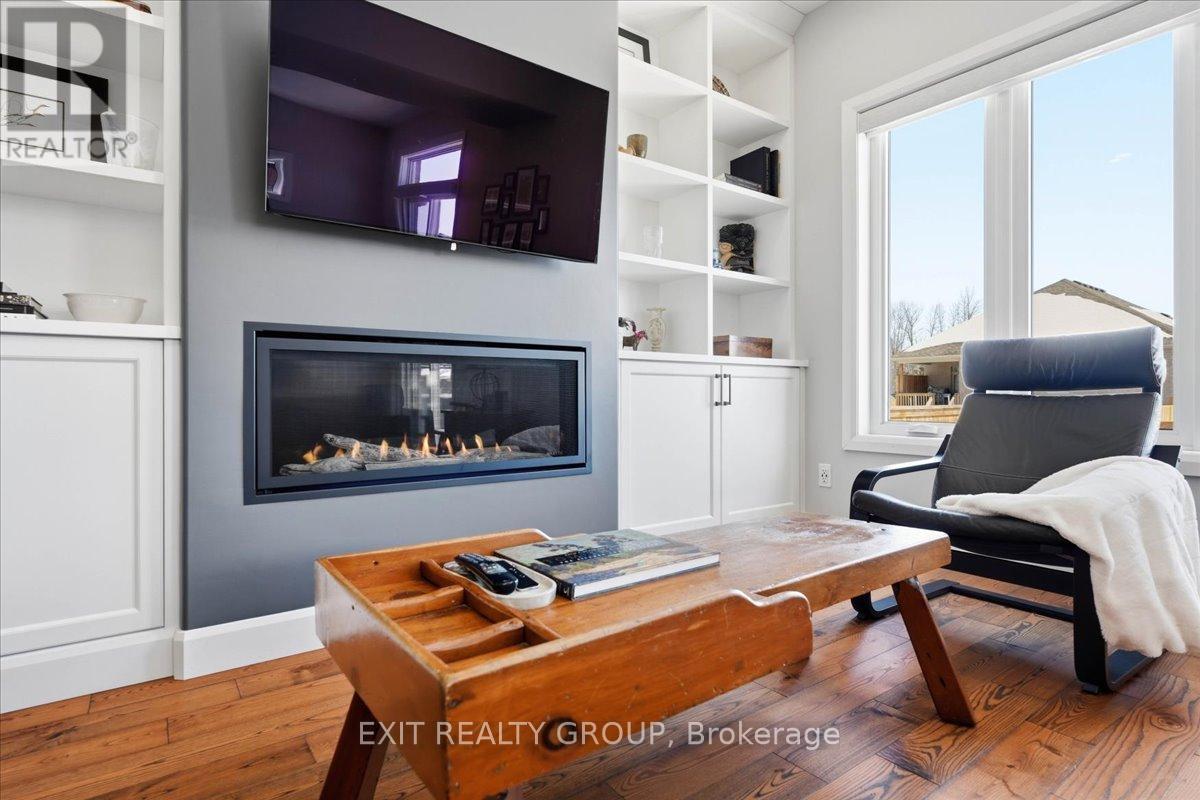 106 Ledgerock Court, Quinte West (Sidney Ward), Ontario  K8R 0A1 - Photo 22 - X12844416