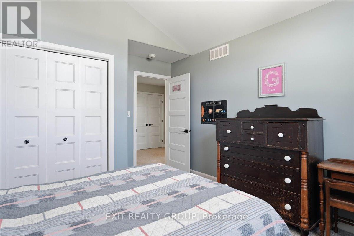 106 Ledgerock Court, Quinte West (Sidney Ward), Ontario  K8R 0A1 - Photo 26 - X12844416