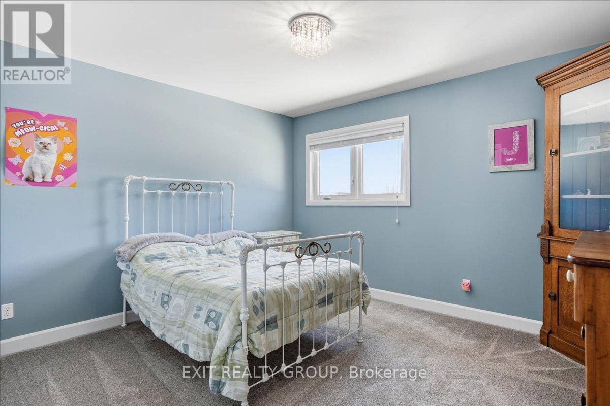 106 Ledgerock Court, Quinte West (Sidney Ward), Ontario  K8R 0A1 - Photo 27 - X12844416