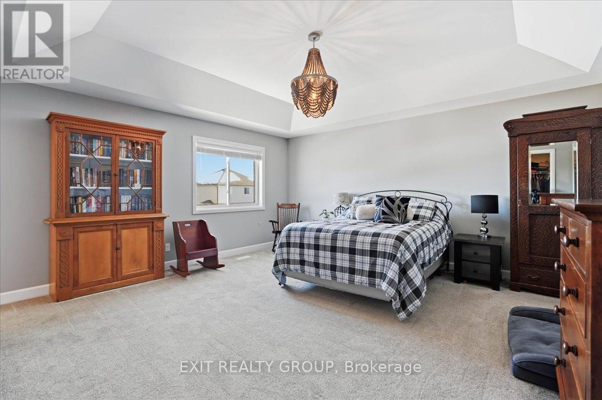 106 Ledgerock Court, Quinte West (Sidney Ward), Ontario  K8R 0A1 - Photo 30 - X12844416