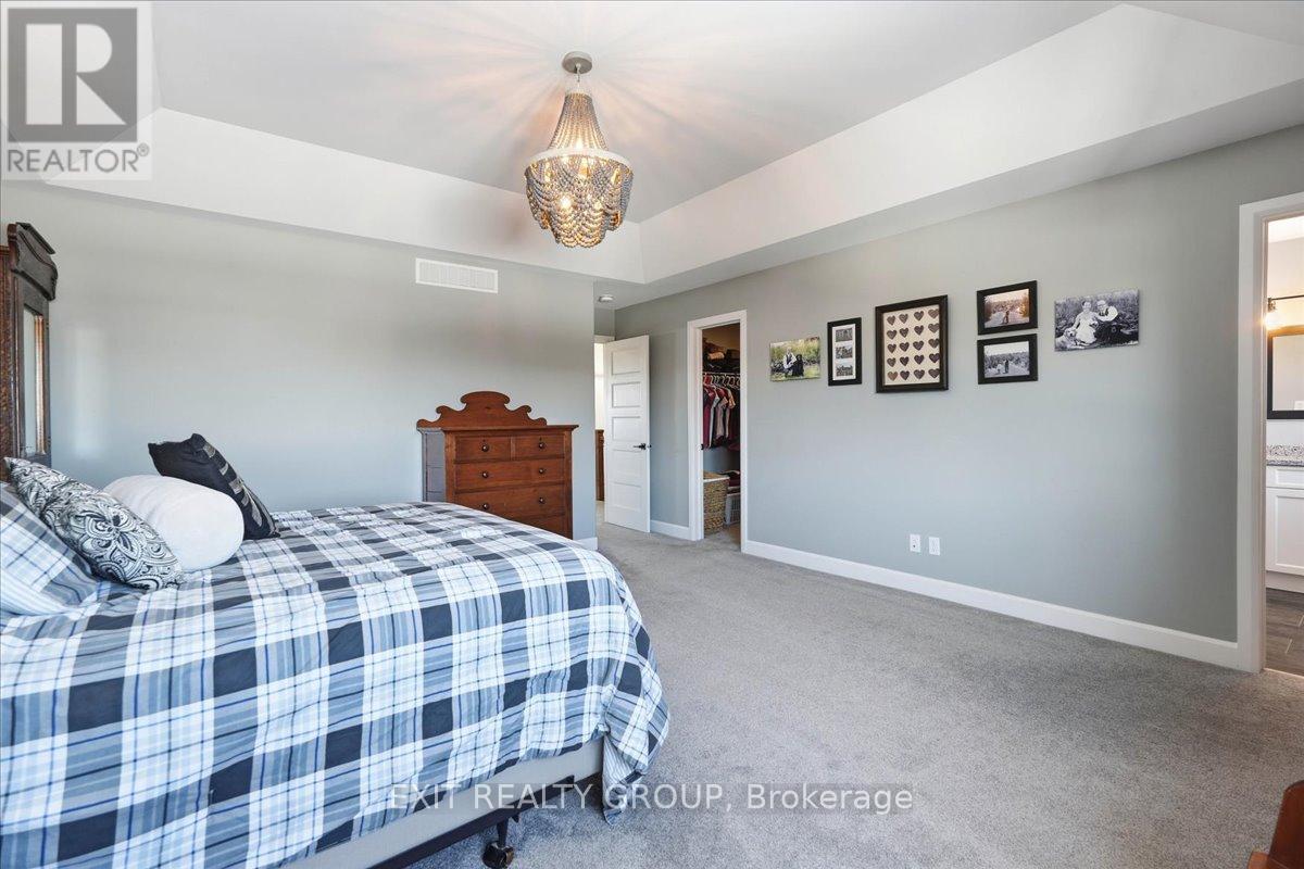 106 Ledgerock Court, Quinte West (Sidney Ward), Ontario  K8R 0A1 - Photo 31 - X12844416