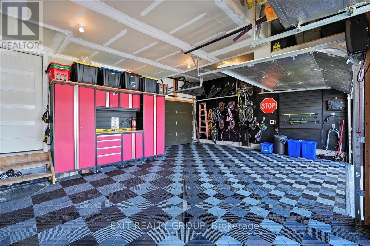 106 Ledgerock Court, Quinte West (Sidney Ward), Ontario  K8R 0A1 - Photo 37 - X12844416