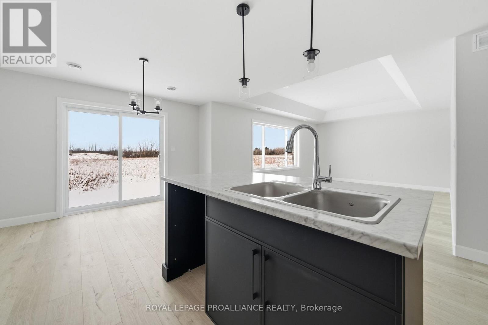 87 Hastings Park Drive, Belleville (Belleville Ward), Ontario  K8P 0J1 - Photo 11 - X12844422