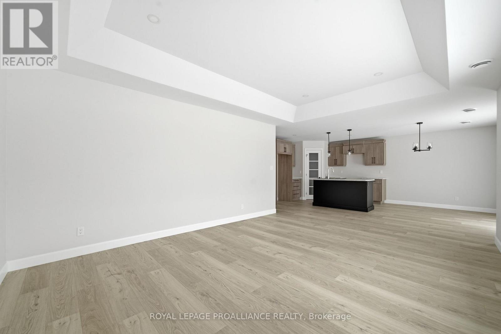 87 Hastings Park Drive, Belleville (Belleville Ward), Ontario  K8P 0J1 - Photo 14 - X12844422