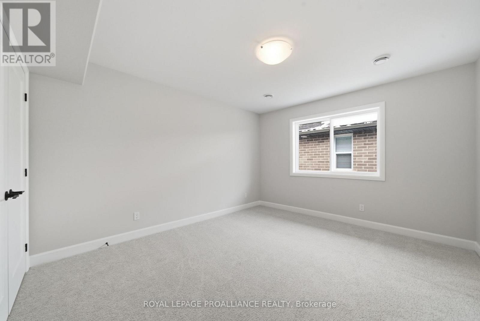 87 Hastings Park Drive, Belleville (Belleville Ward), Ontario  K8P 0J1 - Photo 15 - X12844422