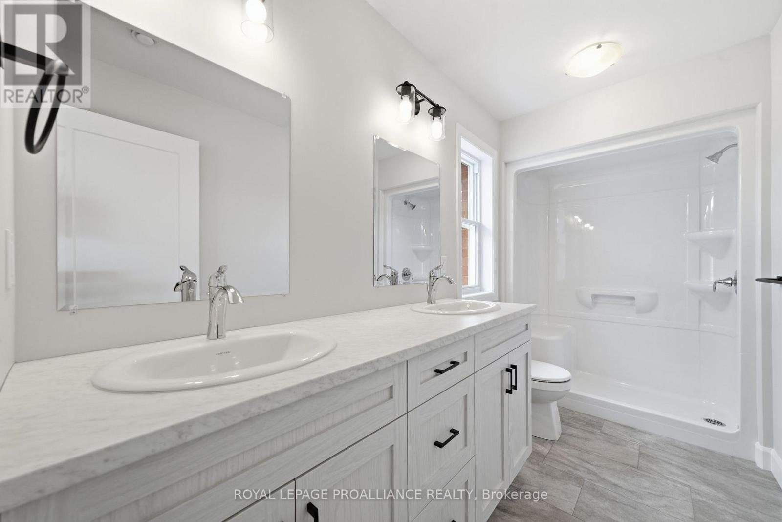 87 Hastings Park Drive, Belleville (Belleville Ward), Ontario  K8P 0J1 - Photo 17 - X12844422