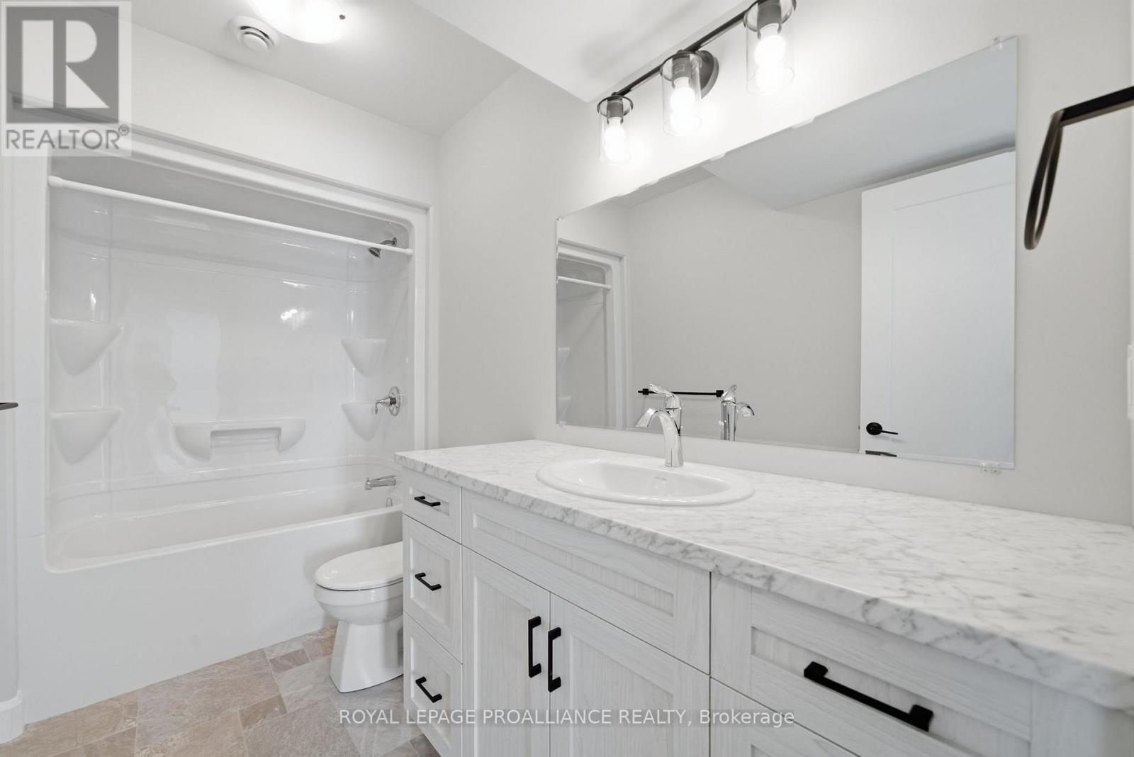 87 Hastings Park Drive, Belleville (Belleville Ward), Ontario  K8P 0J1 - Photo 20 - X12844422