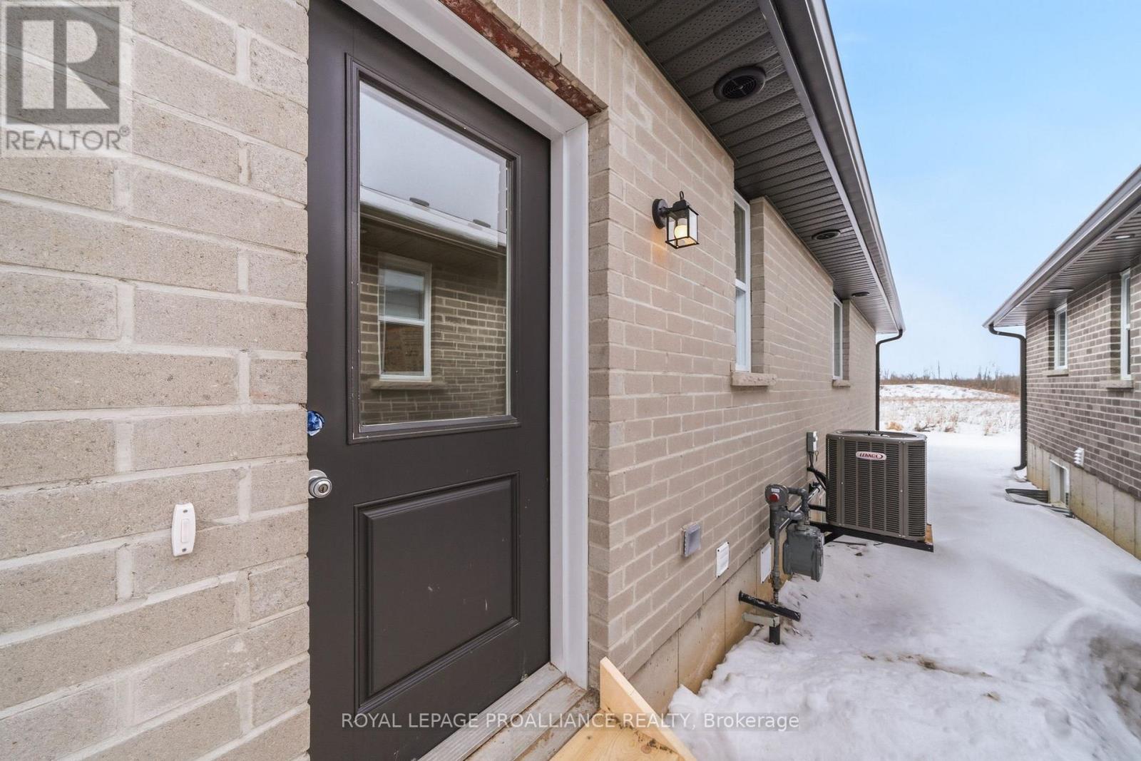 87 Hastings Park Drive, Belleville (Belleville Ward), Ontario  K8P 0J1 - Photo 21 - X12844422