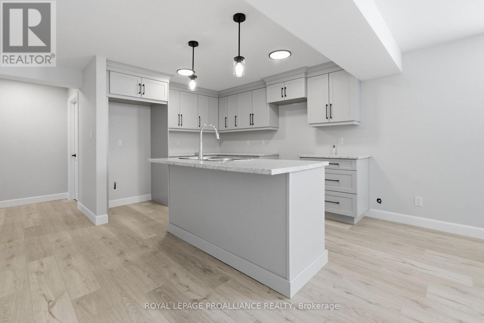 87 Hastings Park Drive, Belleville (Belleville Ward), Ontario  K8P 0J1 - Photo 26 - X12844422