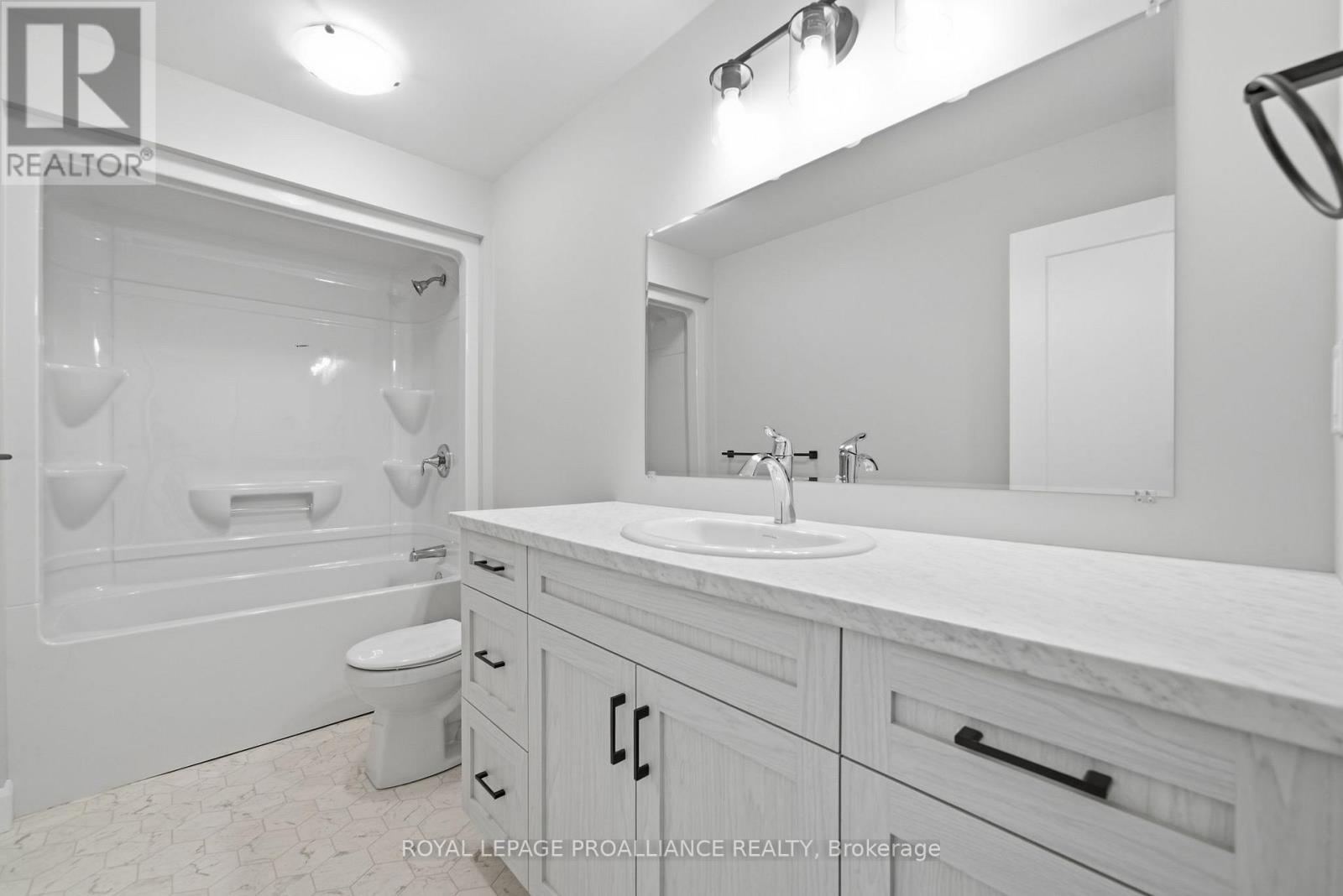 87 Hastings Park Drive, Belleville (Belleville Ward), Ontario  K8P 0J1 - Photo 35 - X12844422