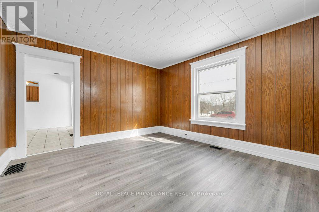 1172 Salem Road, Prince Edward County (Ameliasburg Ward), Ontario  K0K 1T0 - Photo 12 - X12844460