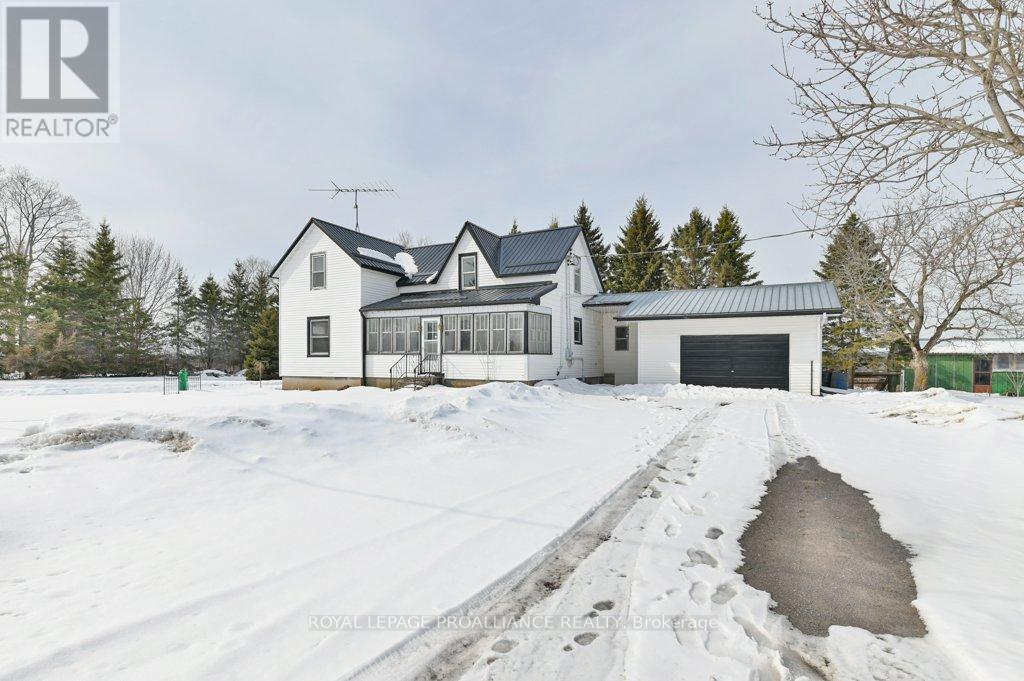 1172 Salem Road, Prince Edward County (Ameliasburg Ward), Ontario  K0K 1T0 - Photo 2 - X12844460
