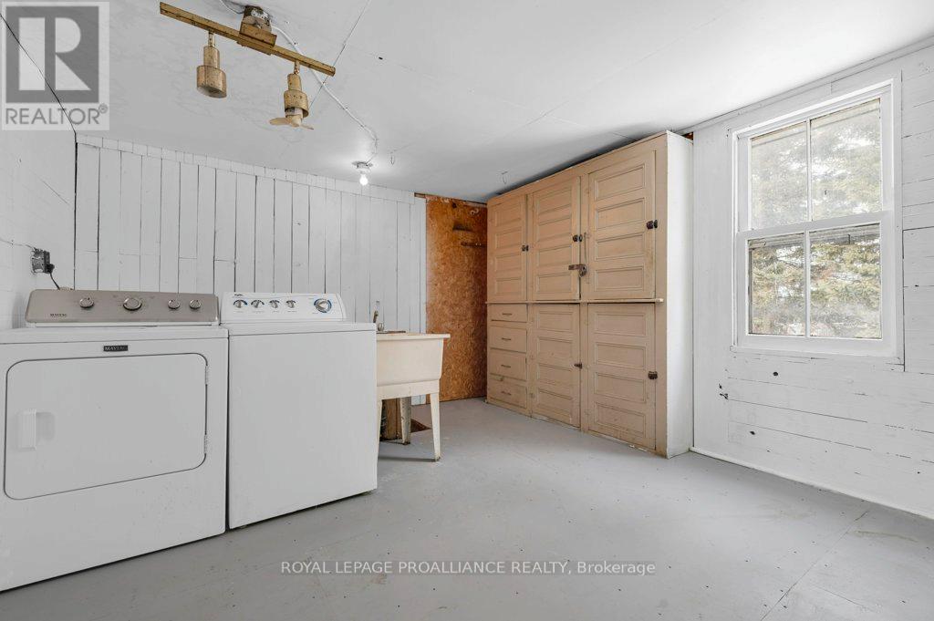 1172 Salem Road, Prince Edward County (Ameliasburg Ward), Ontario  K0K 1T0 - Photo 20 - X12844460