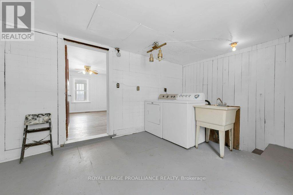 1172 Salem Road, Prince Edward County (Ameliasburg Ward), Ontario  K0K 1T0 - Photo 21 - X12844460