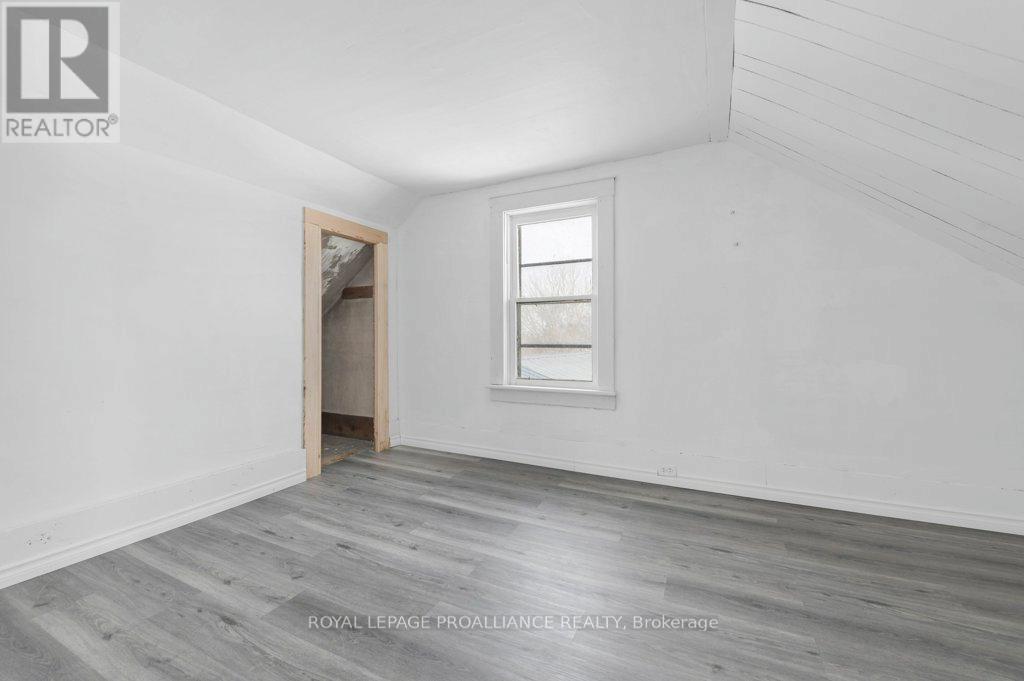 1172 Salem Road, Prince Edward County (Ameliasburg Ward), Ontario  K0K 1T0 - Photo 27 - X12844460