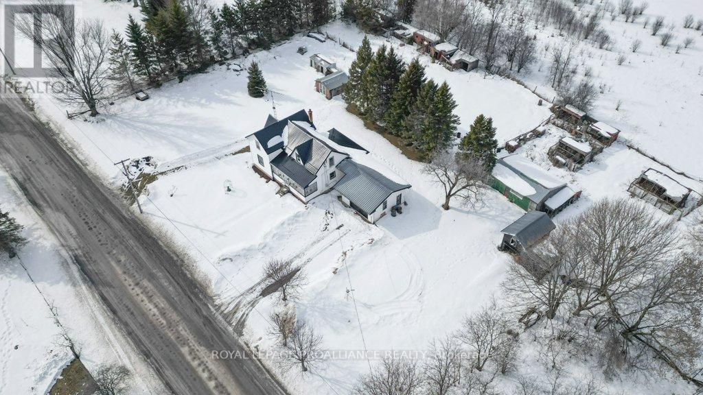 1172 Salem Road, Prince Edward County (Ameliasburg Ward), Ontario  K0K 1T0 - Photo 46 - X12844460