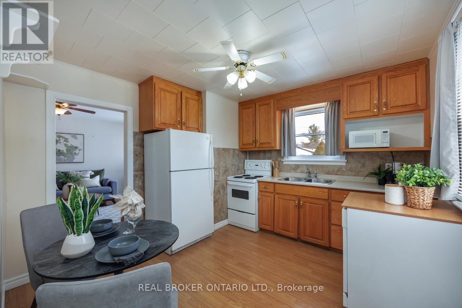 10 Elizabeth Avenue, Quinte West, Ontario  K8V 2P9 - Photo 10 - X12844510