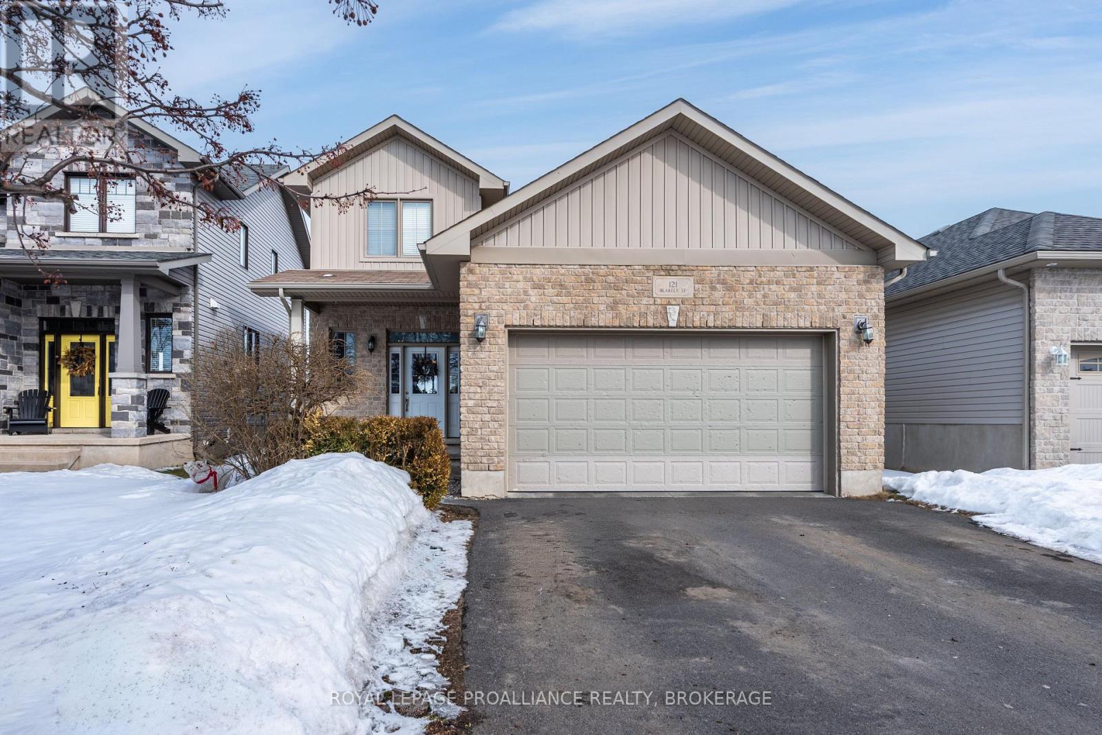 121 BLAKELY STREET, loyalist (amherstview), Ontario