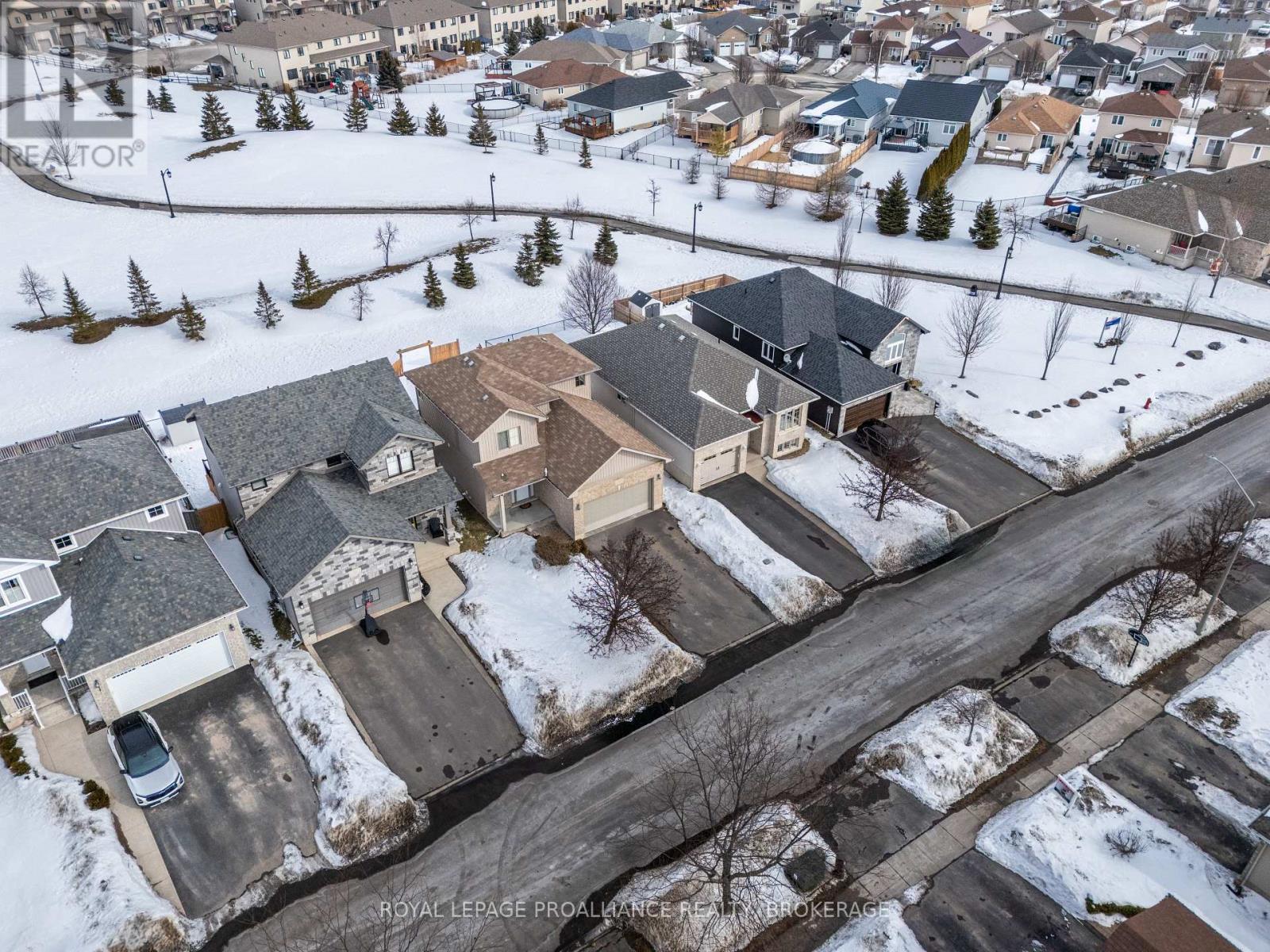 121 Blakely Street, Loyalist (Amherstview), Ontario  K7N 0A3 - Photo 37 - X12844438