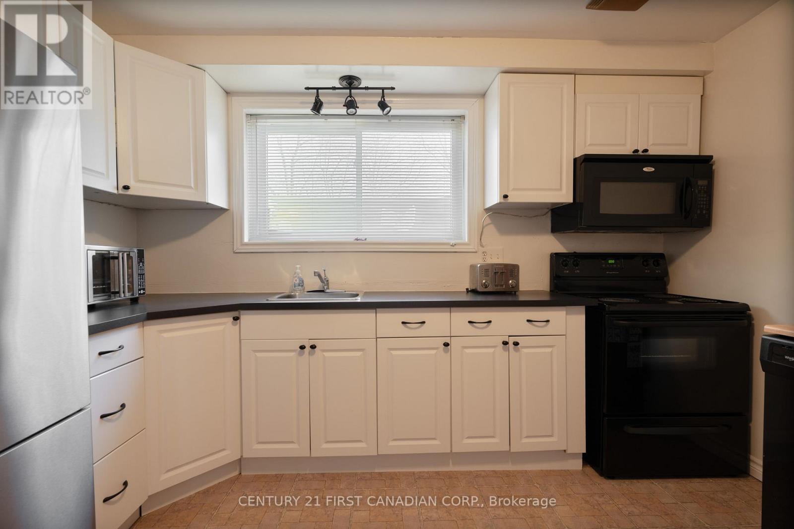 332 Base Line Road W, London South, Ontario  N6J 1W1 - Photo 19 - X12844570