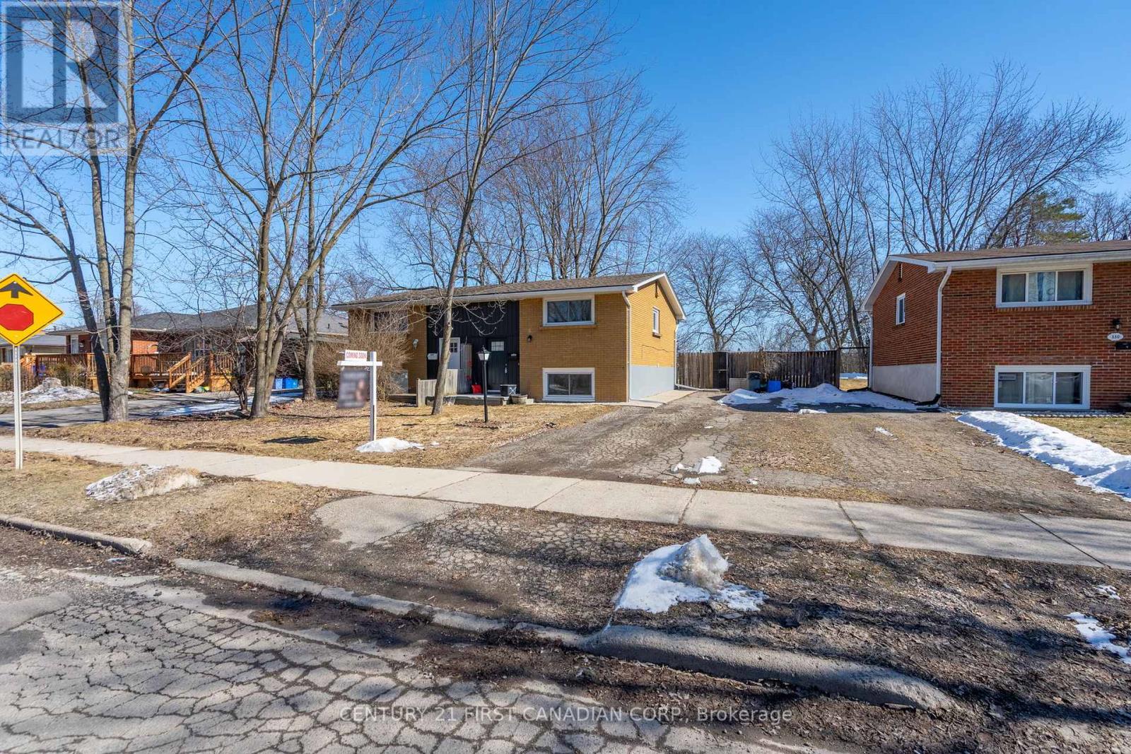 332 Base Line Road W, London South, Ontario  N6J 1W1 - Photo 2 - X12844570