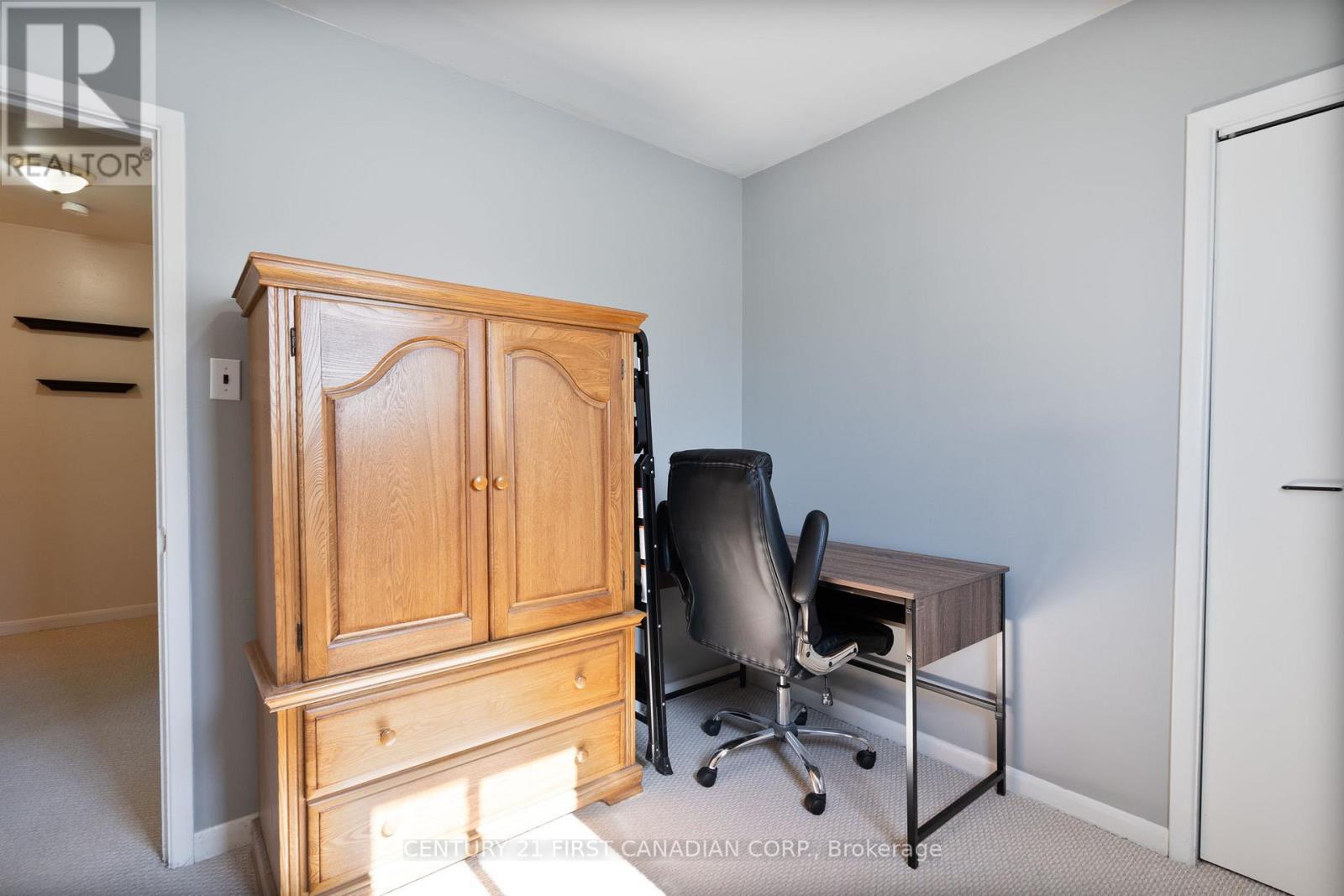 332 Base Line Road W, London South, Ontario  N6J 1W1 - Photo 8 - X12844570