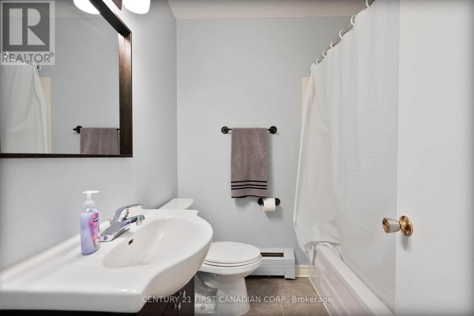 332 Base Line Road W, London South, Ontario  N6J 1W1 - Photo 9 - X12844570