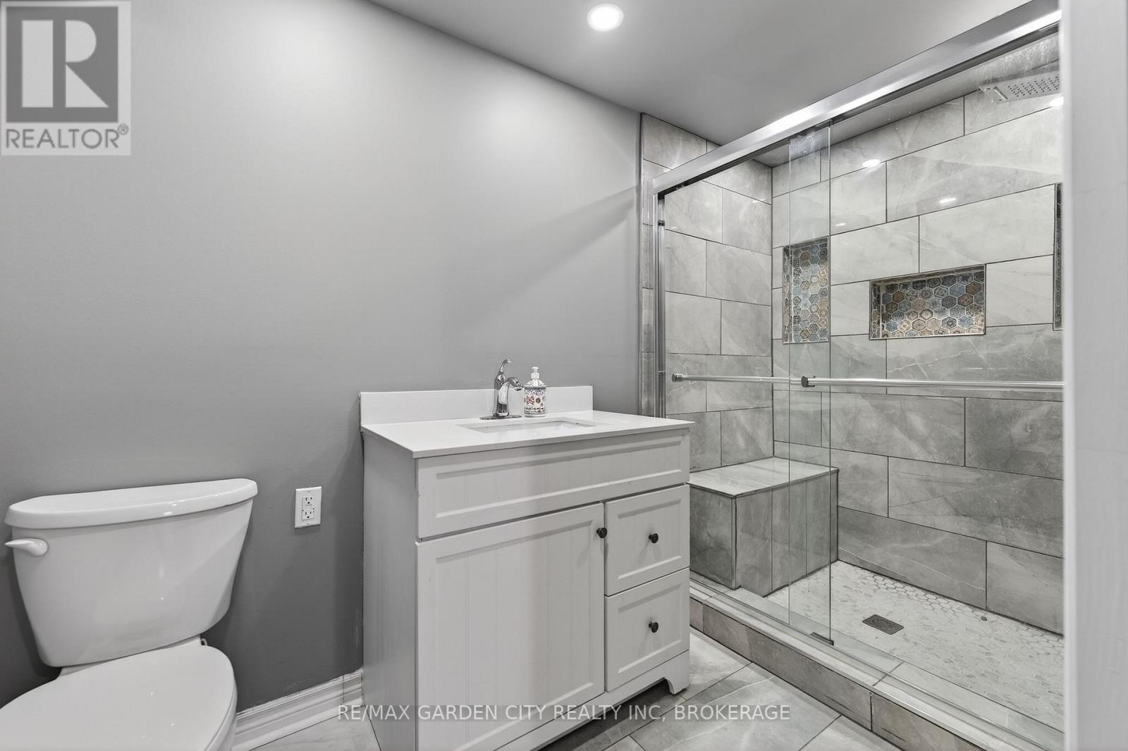 49 Autumn Place, St. Catharines, Ontario  L2P 3W6 - Photo 18 - X12713212