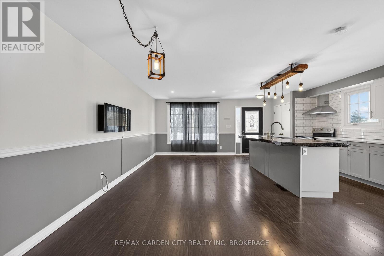 49 Autumn Place, St. Catharines, Ontario  L2P 3W6 - Photo 5 - X12713212