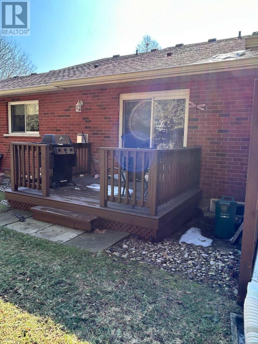 7 - 259 Scott Street, St. Catharines, Ontario  L2N 1H9 - Photo 6 - X12771812