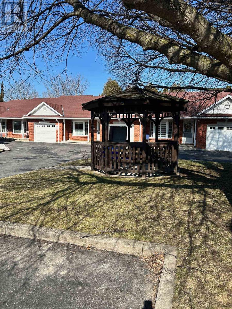 7 - 259 Scott Street, St. Catharines, Ontario  L2N 1H9 - Photo 3 - X12771812