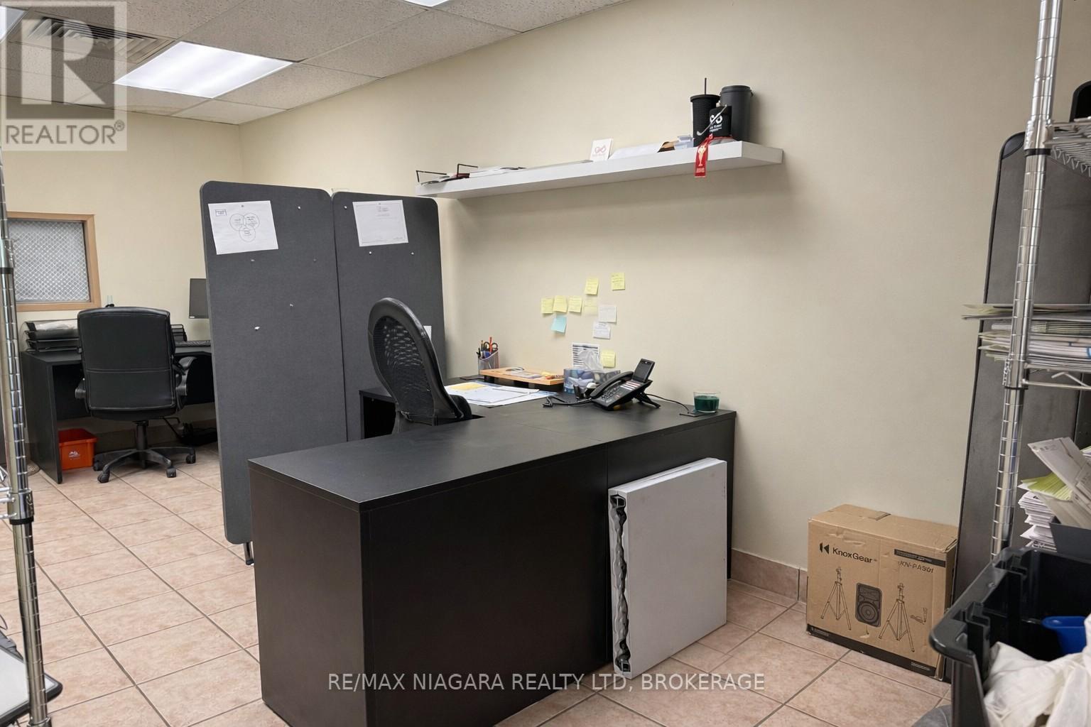 577 Industrial Drive, Fort Erie (Central), Ontario  L2A 5M4 - Photo 5 - X12843334