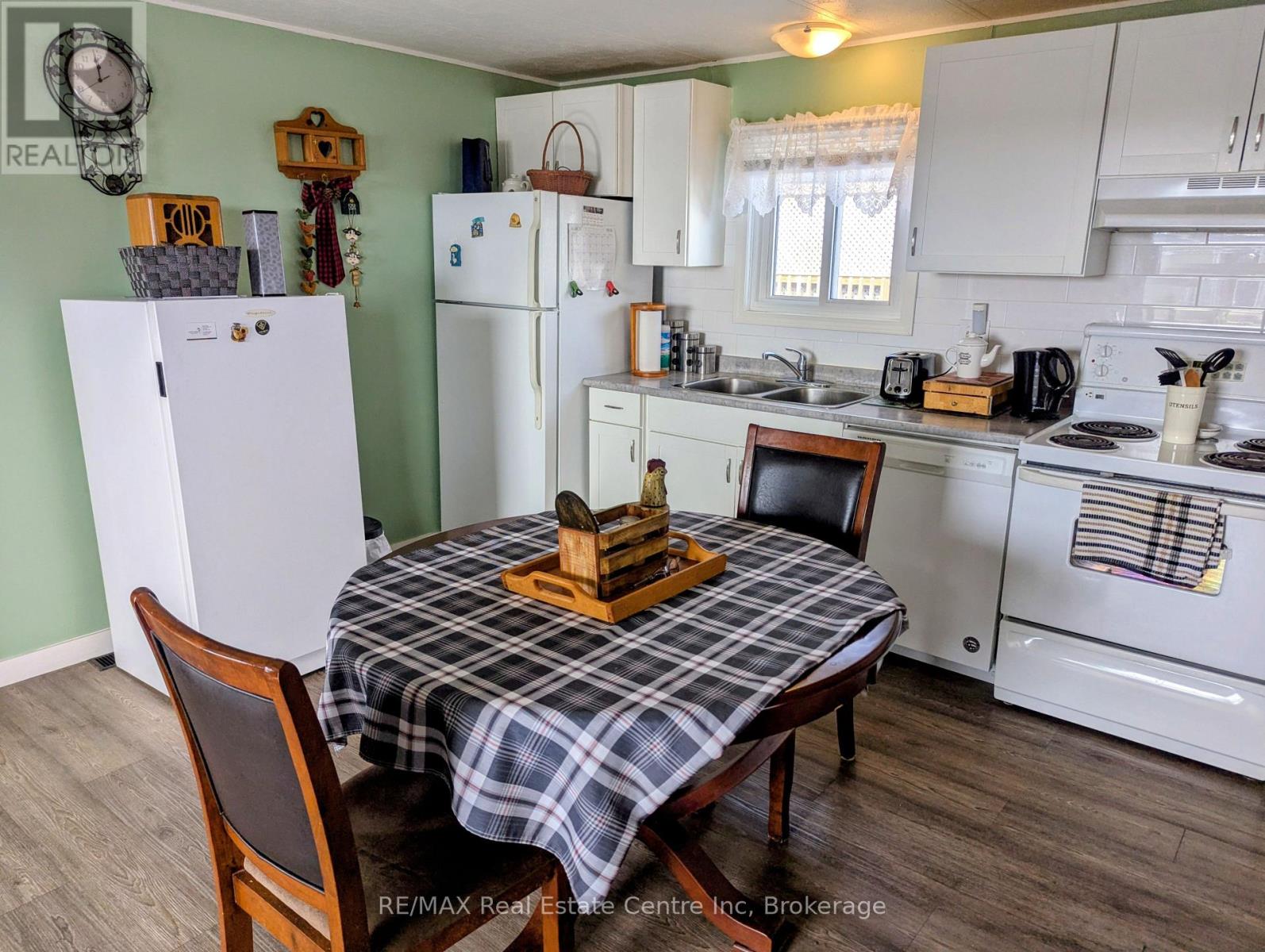 27 Cranberry Drive N, Ashfield-Colborne-Wawanosh, Ontario  N7A 3Y3 - Photo 11 - X12843720