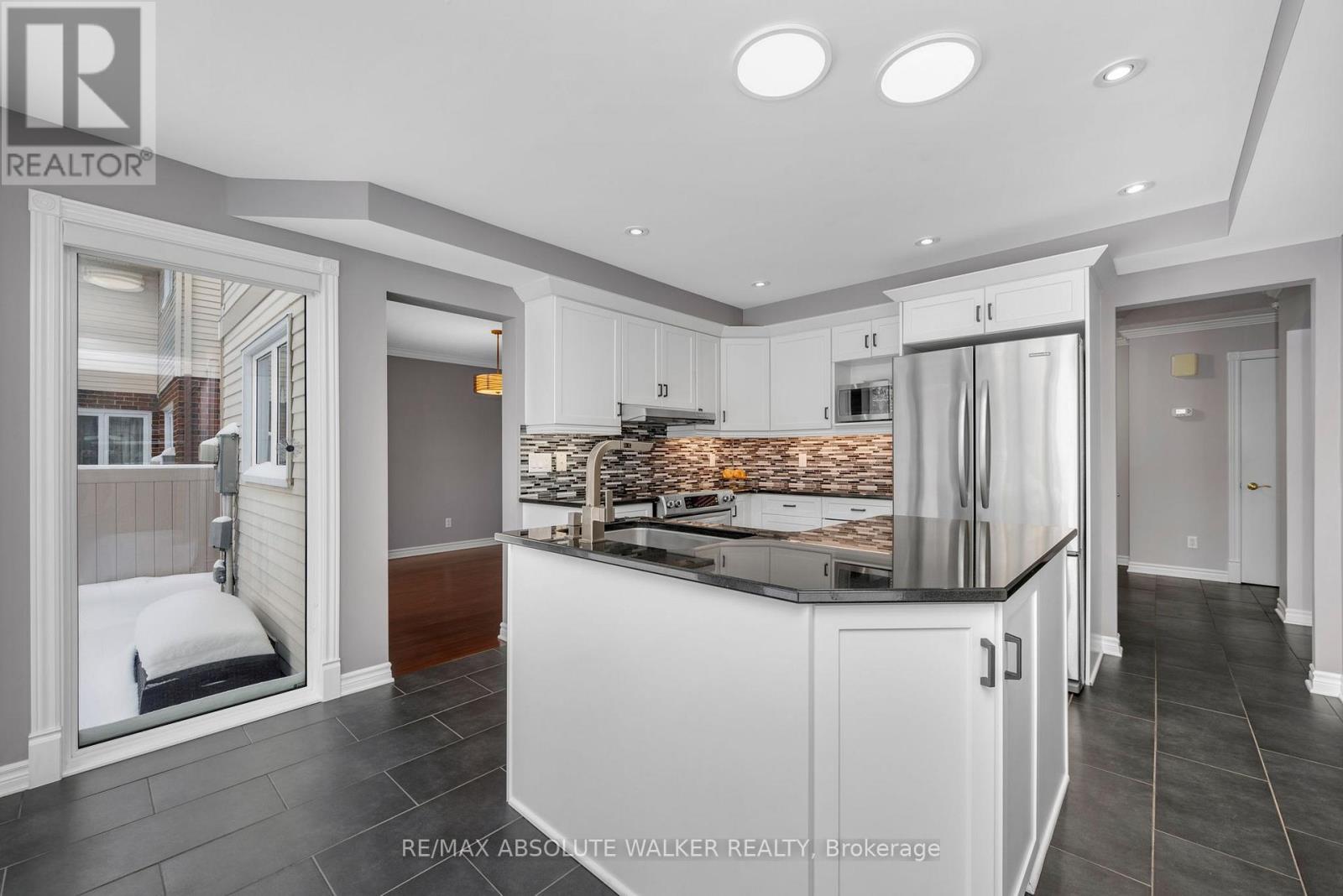 944 Raftsman Lane, Ottawa, Ontario  K1C 2V8 - Photo 14 - X12844318