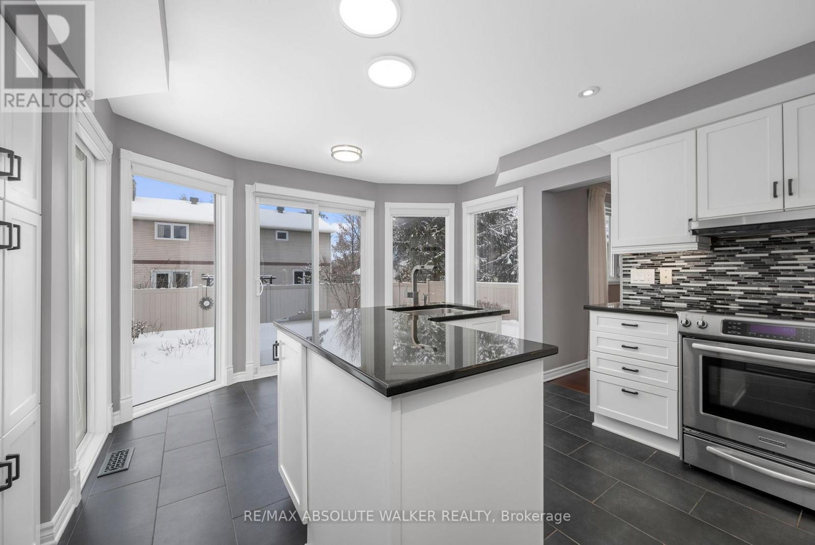 944 Raftsman Lane, Ottawa, Ontario  K1C 2V8 - Photo 16 - X12844318