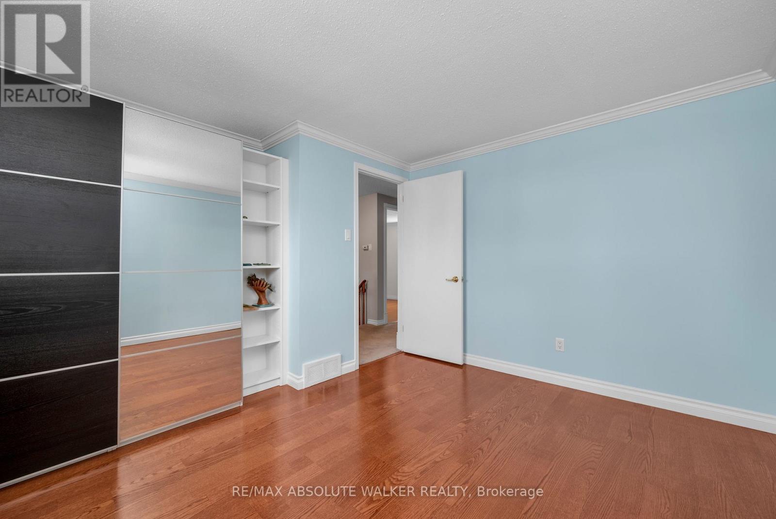 944 Raftsman Lane, Ottawa, Ontario  K1C 2V8 - Photo 33 - X12844318