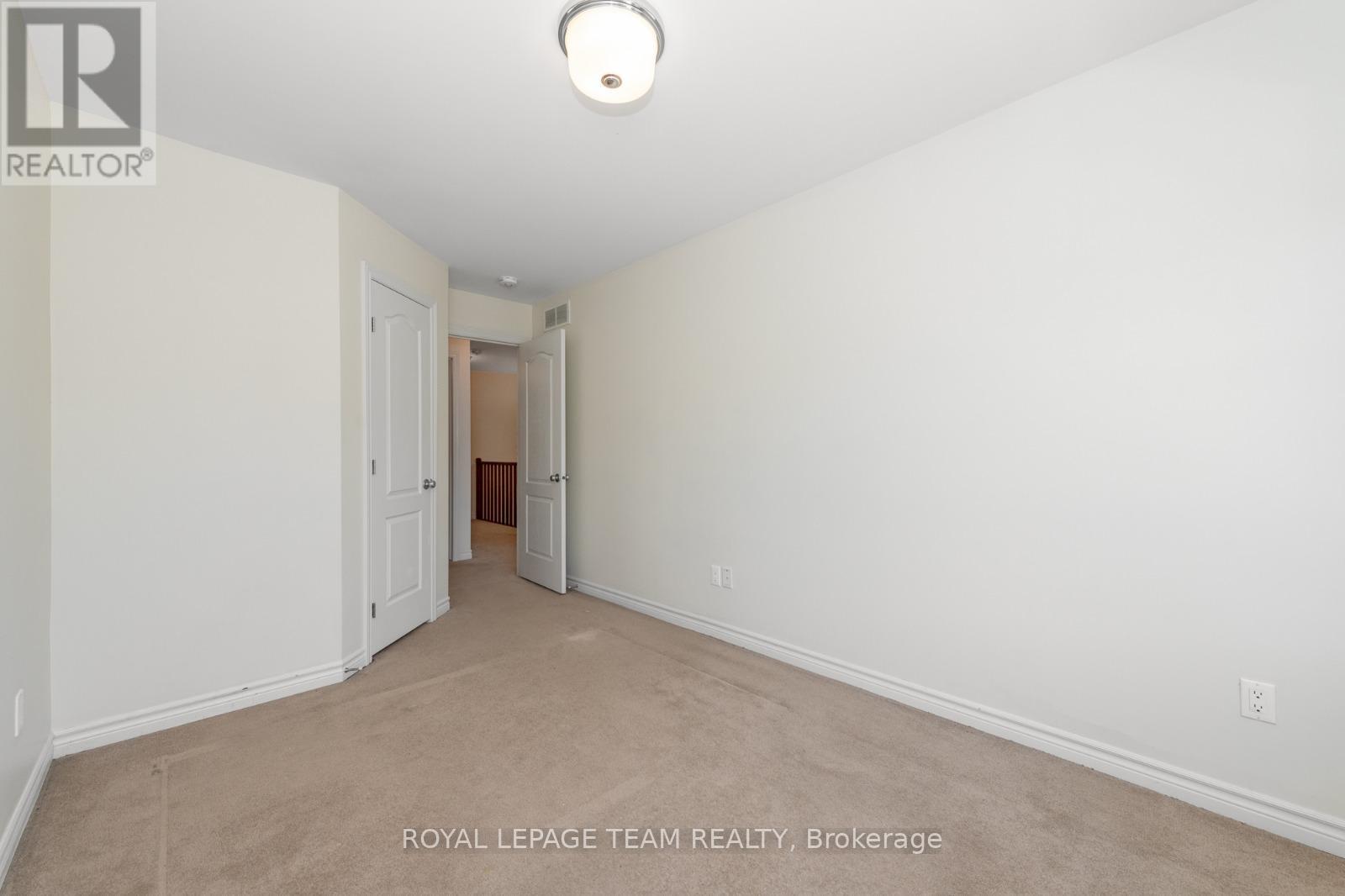 711 Sora Way, Ottawa, Ontario  K1T 0R3 - Photo 32 - X12844388