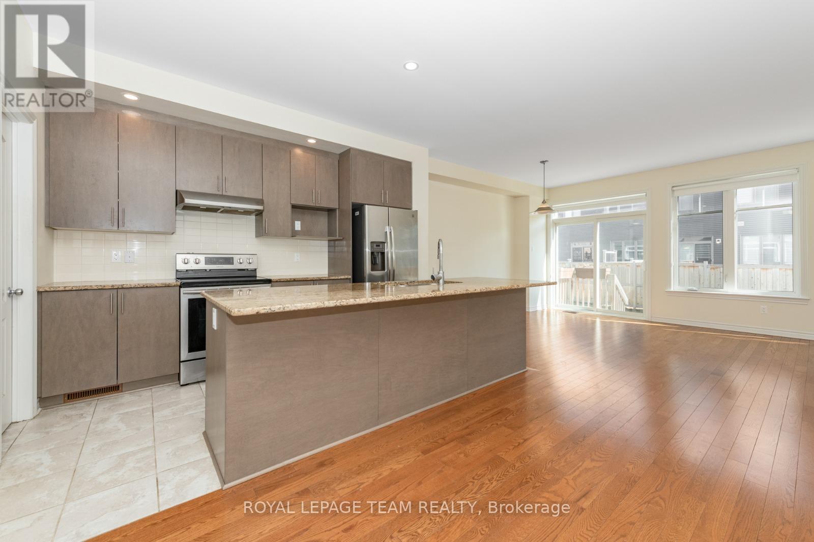 711 Sora Way, Ottawa, Ontario  K1T 0R3 - Photo 5 - X12844388