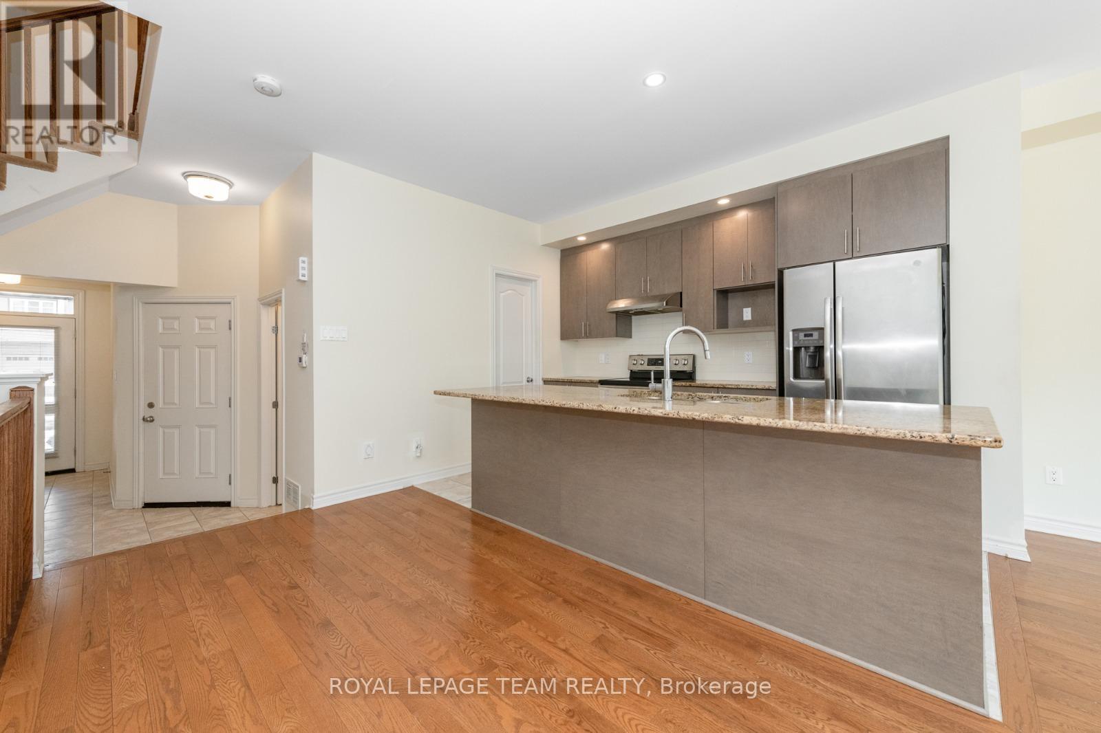 711 Sora Way, Ottawa, Ontario  K1T 0R3 - Photo 6 - X12844388