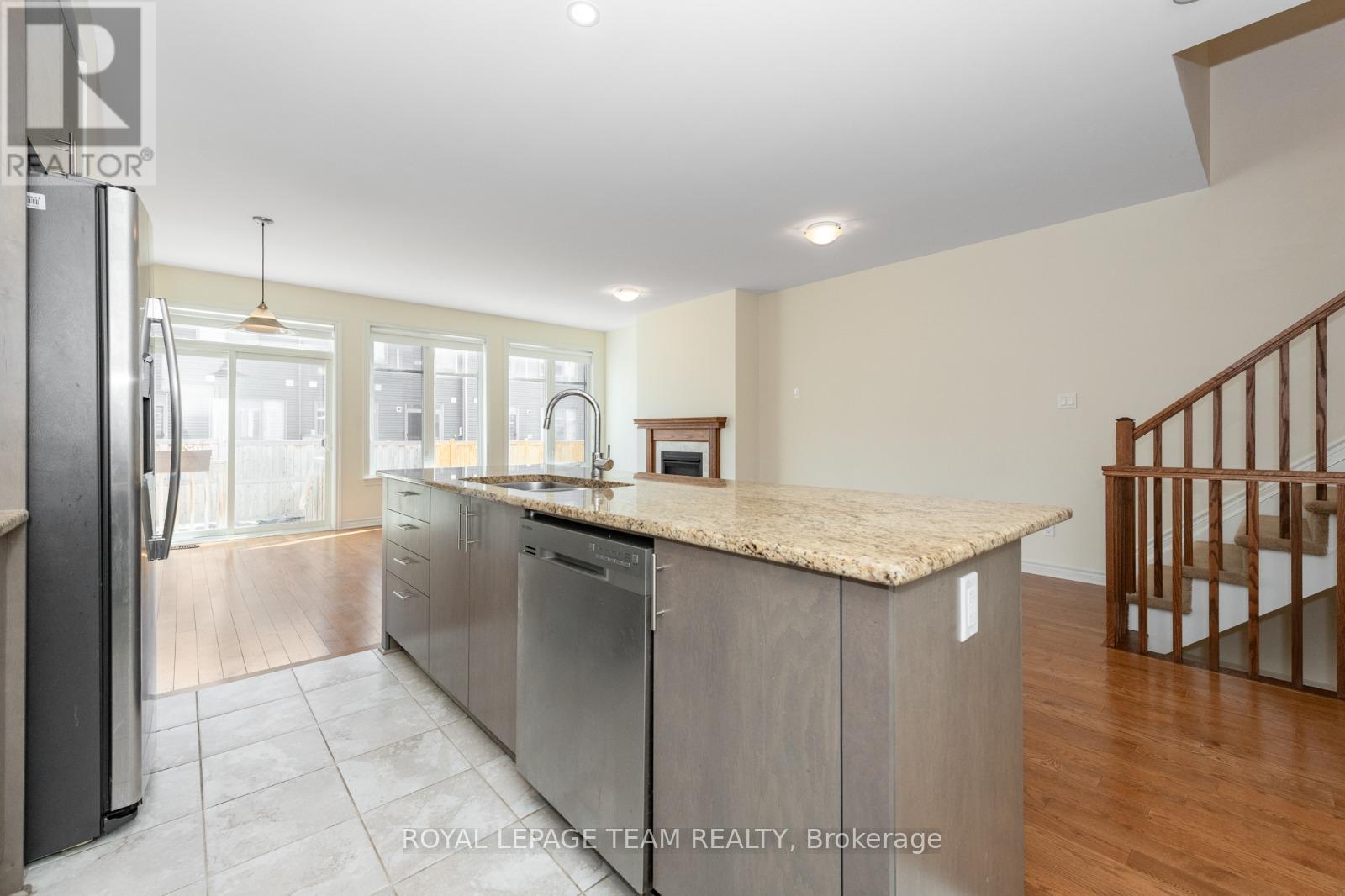 711 Sora Way, Ottawa, Ontario  K1T 0R3 - Photo 7 - X12844388