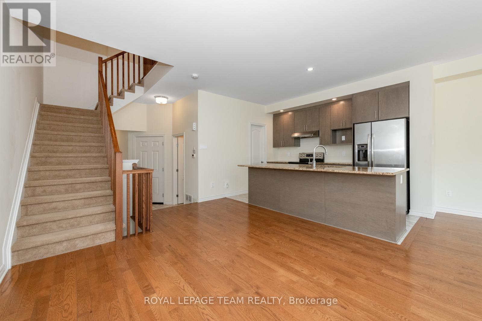 711 Sora Way, Ottawa, Ontario  K1T 0R3 - Photo 9 - X12844388