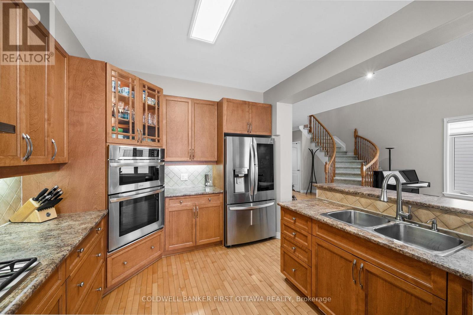 6a Rosetta Avenue, Ottawa, Ontario  K2G 6T5 - Photo 6 - X12844486