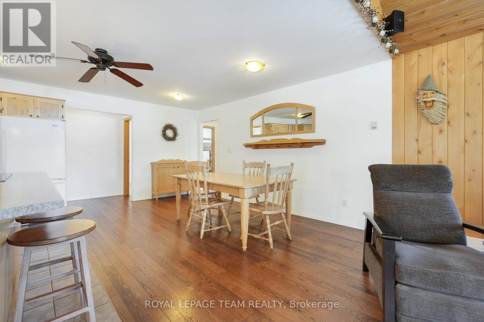 578b Elsie Lane, Greater Madawaska, Ontario  K0J 1H0 - Photo 14 - X12844504