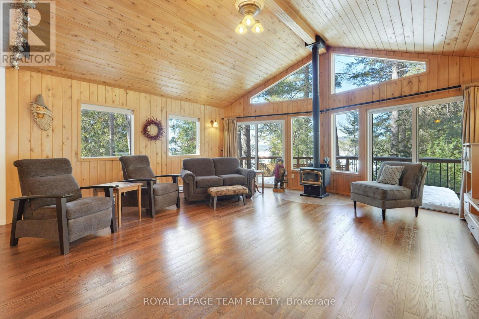 578b Elsie Lane, Greater Madawaska, Ontario  K0J 1H0 - Photo 17 - X12844504