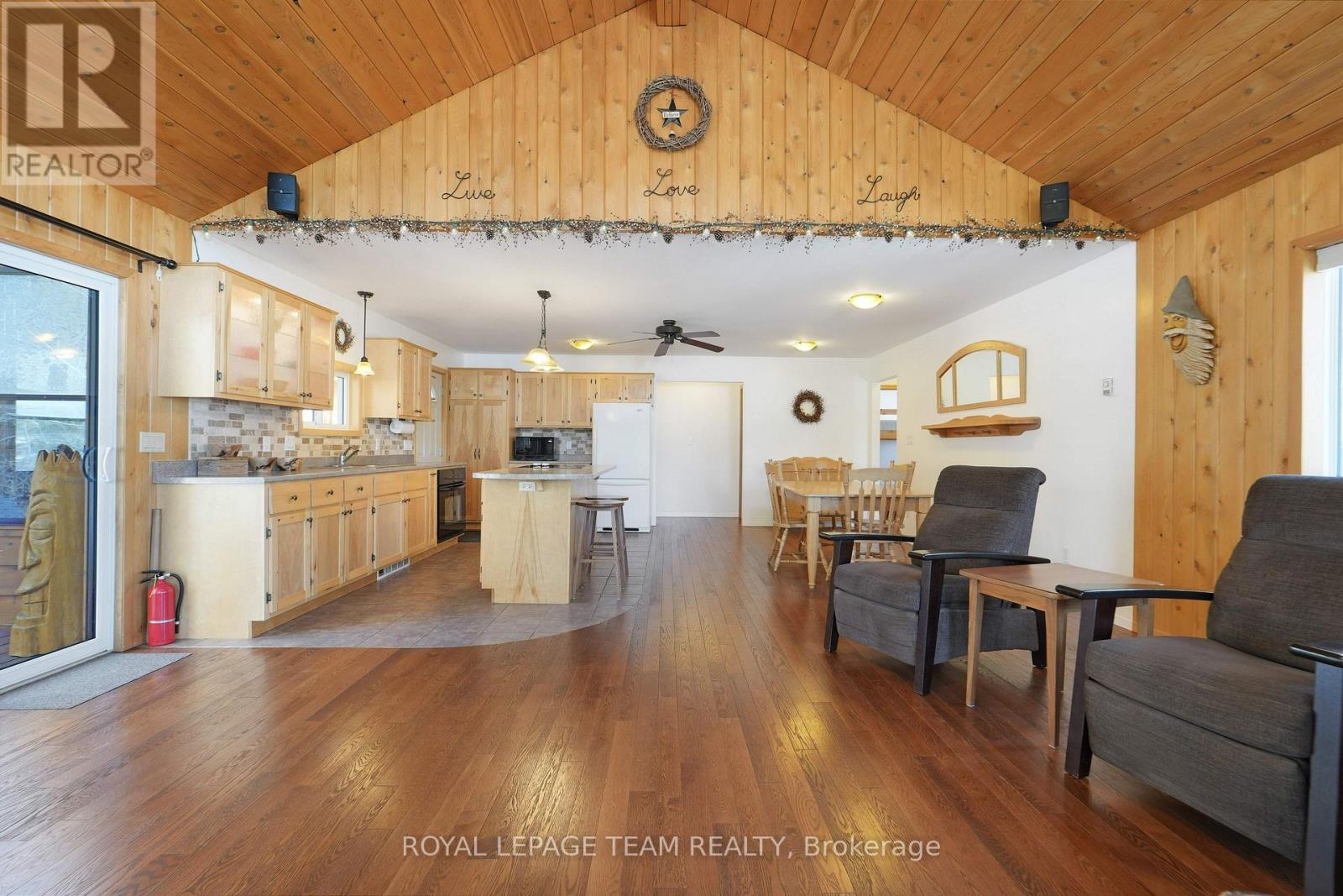 578b Elsie Lane, Greater Madawaska, Ontario  K0J 1H0 - Photo 21 - X12844504