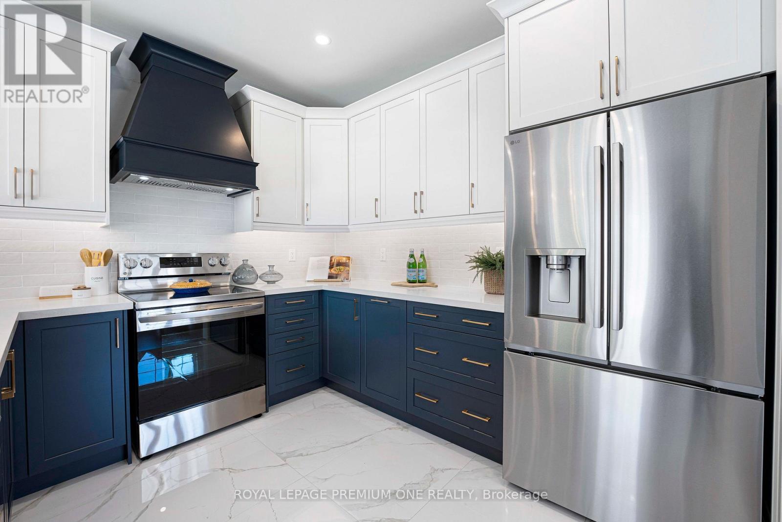 8 Jack Kenny Court, Caledon, Ontario  L7E 2M5 - Photo 7 - W12843490